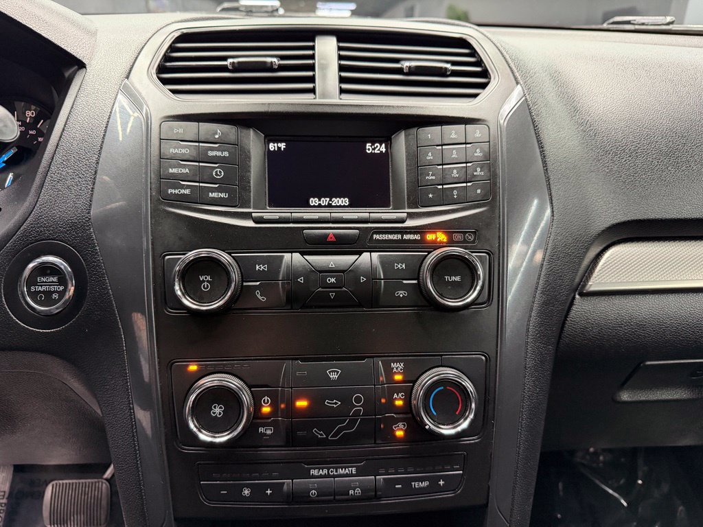 Used 2018 Ford Explorer XLT FWD image 24