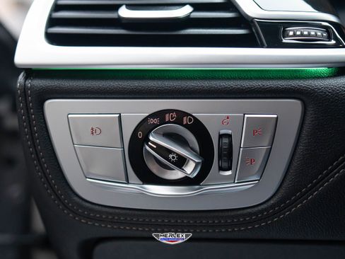 Used 2018 BMW 750i xDrive image 39