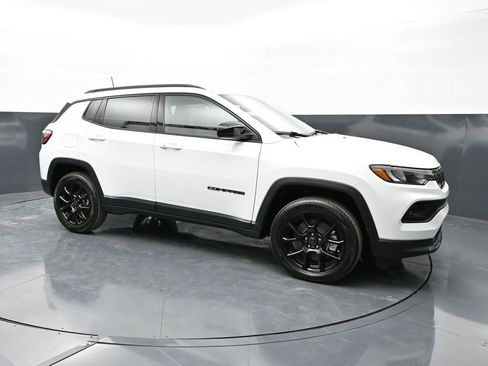 New 2026 Jeep Compass Latitude image 1