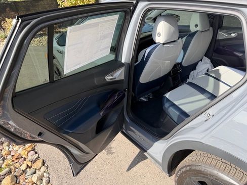 New 2025 Volkswagen ID.4 Pro S image 19