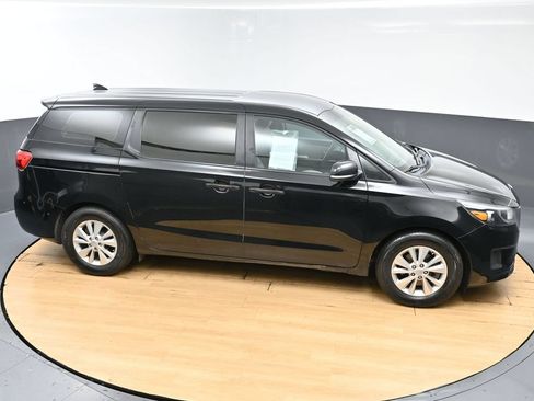 Used 2018 Kia Sedona L FWD image 43