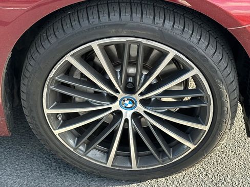 Used 2023 BMW 530e w/ Premium Package image 10