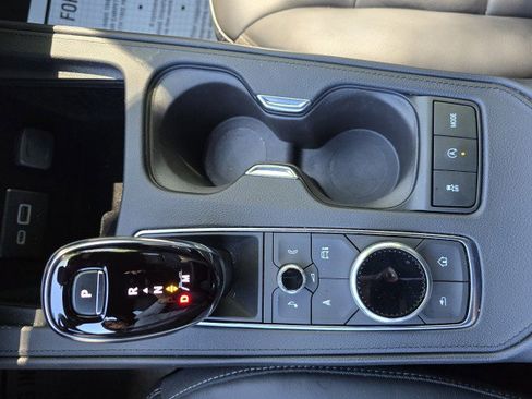 Used 2025 Cadillac XT4 Premium Luxury image 25