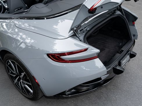 Used 2022 Aston Martin DB11 Volante RWD image 13
