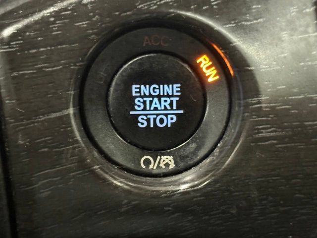 Used 2018 Jeep Grand Cherokee Altitude AWD/4WD image 27