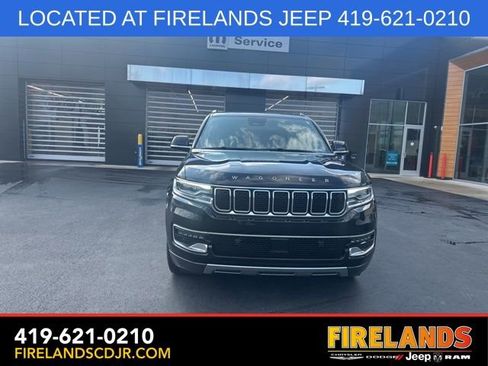 Used 2022 Jeep Wagoneer Series III w/ Premium Group I image 13