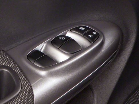 Used 2013 Nissan Juke SV image 21