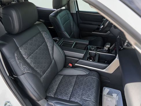 Used 2023 Toyota Tundra Limited w/ Power Package image 34