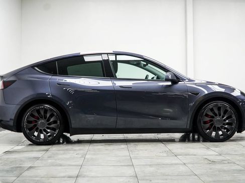 Used 2022 Tesla Model Y Performance AWD/4WD image 7