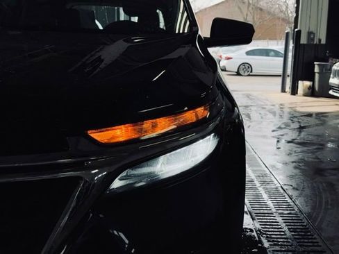 Used 2022 Chevrolet Equinox LS image 3