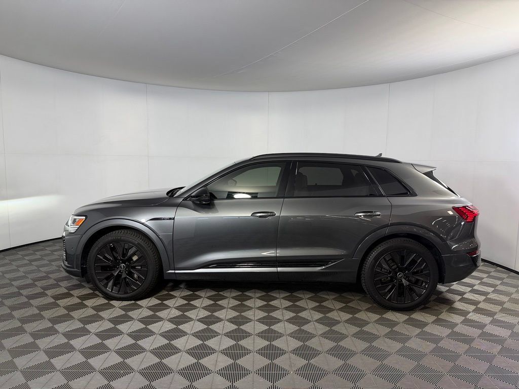 Used 2024 Audi Q8 e-tron Premium Plus w/ Prestige Package AWD/4WD image 4