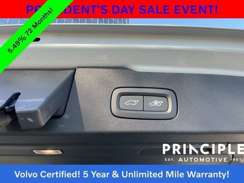 Certified 2025 Volvo V60 B5 Cross Country Plus image 31