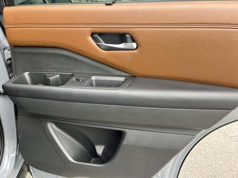 Certified 2024 Nissan Pathfinder Platinum w/ Cargo Package FWD image 24