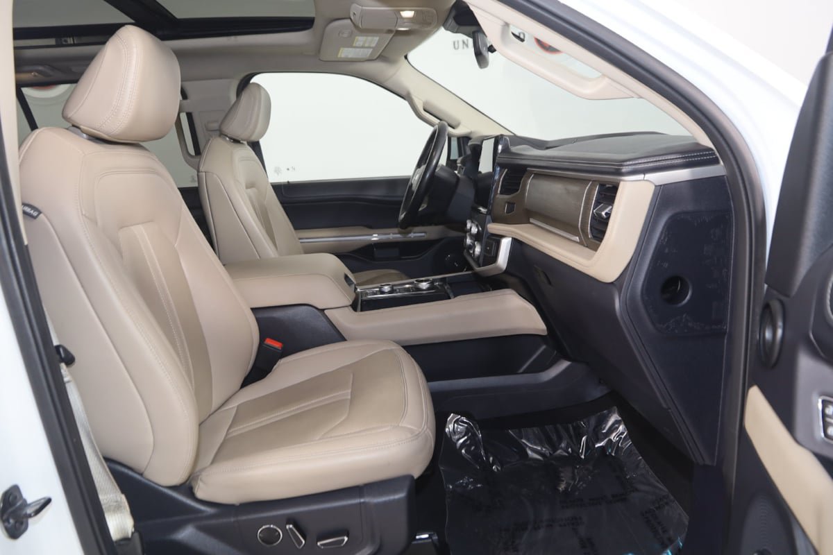 Used 2024 Ford Expedition Limited AWD/4WD image 13
