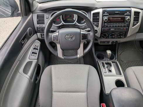 Used 2012 Toyota Tacoma 4x4 Double Cab w/ SR5 Pkg image 16