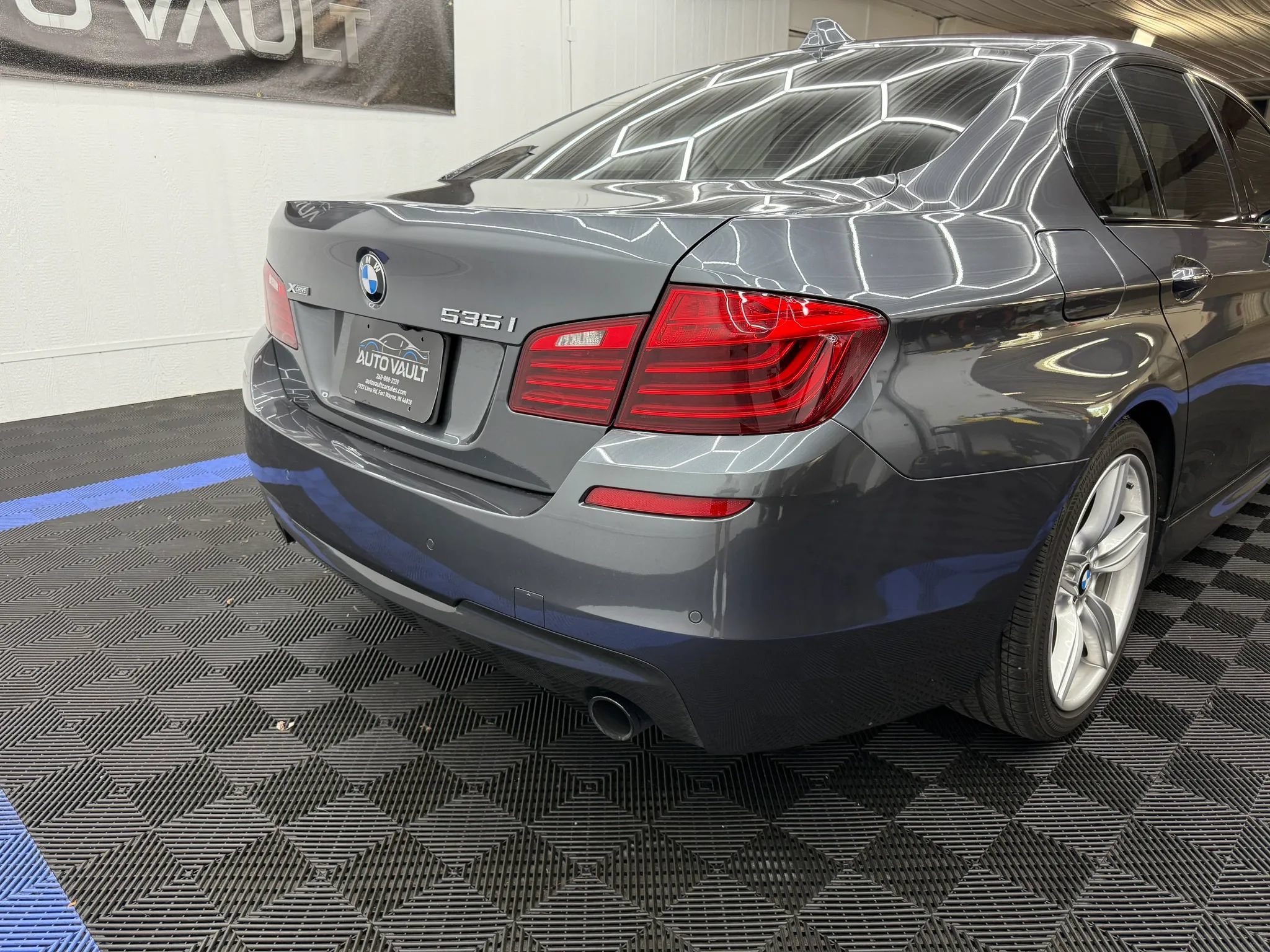 Used 2016 BMW 535i xDrive Sedan AWD/4WD image 3