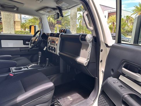 Used 2014 Toyota FJ Cruiser 4WD w/ Upgrade Package image 56