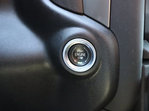 Used 2024 Chevrolet Silverado 2500 Custom w/ Custom Convenience Package image 10