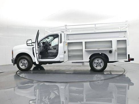 New 2025 Ford F350 XL w/ XL Chrome Package RWD image 37