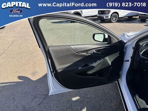 Used 2023 Chevrolet Malibu LT image 19