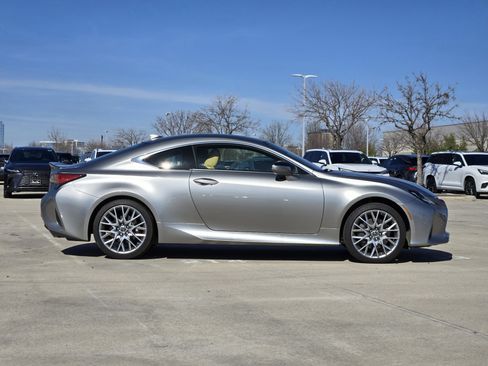 Used 2019 Lexus RC 300 AWD image 2