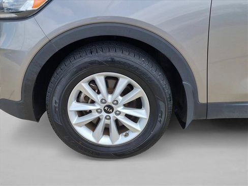 Used 2019 Kia Sorento FWD w/ LX Convenience Package image 10