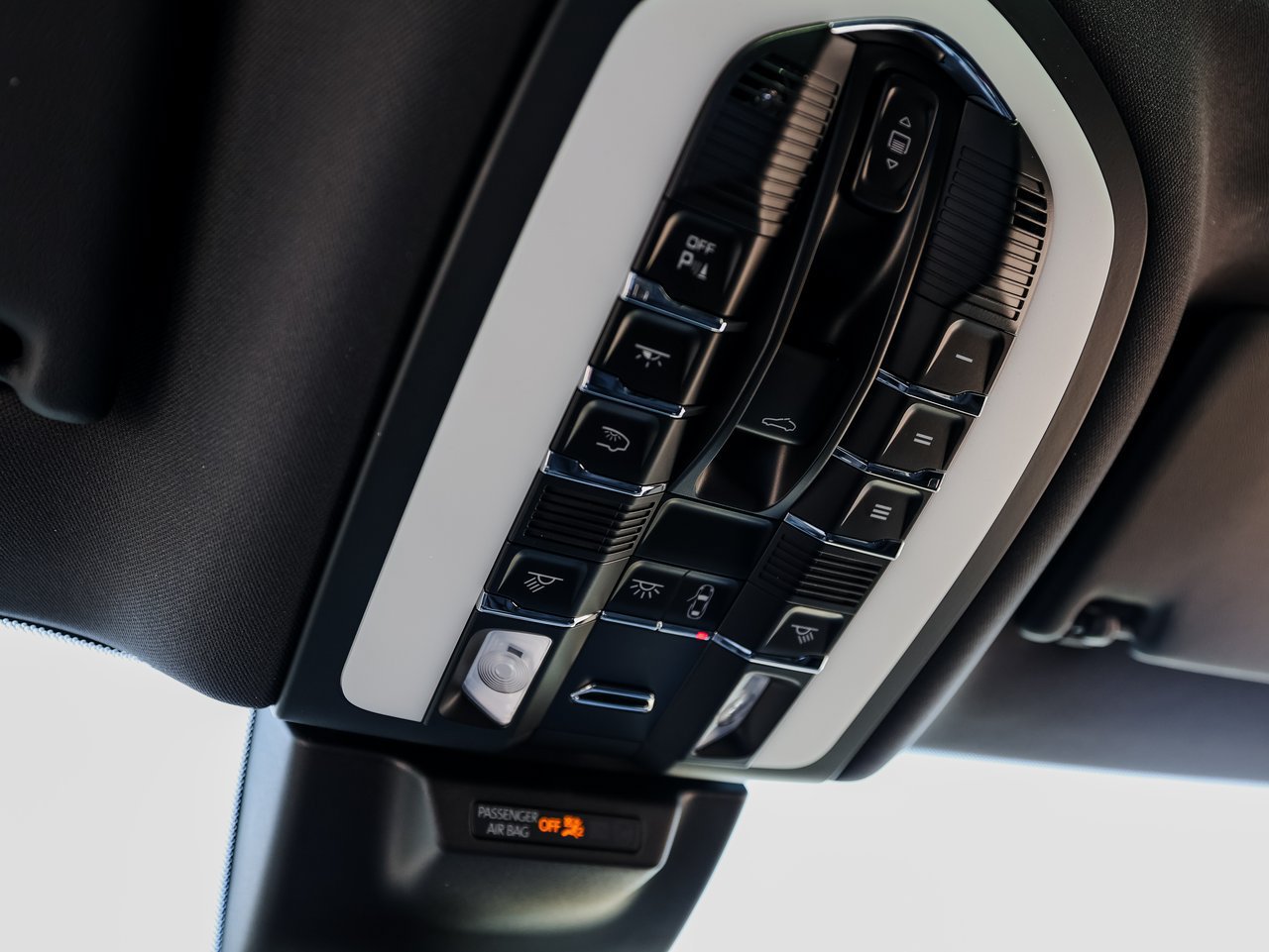 Certified 2026 Porsche Macan AWD/4WD image 21