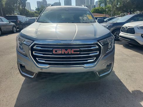 Used 2023 GMC Terrain SLT w/ LPO, Floor Liner Package FWD image 3