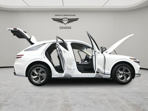 New 2026 Genesis GV70 2.5T AWD/4WD image 21