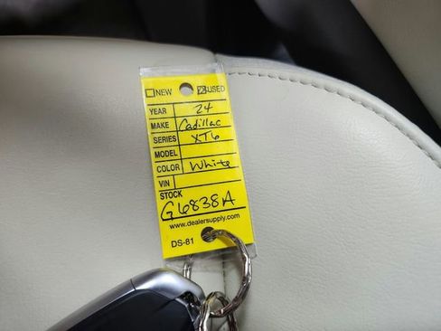 Used 2024 Cadillac XT6 Premium Luxury w/ Technology Package image 10