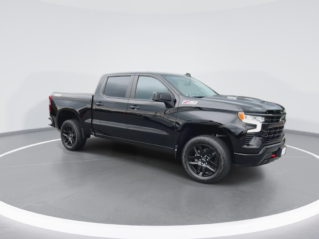 Used 2025 Chevrolet Silverado 1500 LT Trail Boss w/ Protection Package AWD/4WD image 2