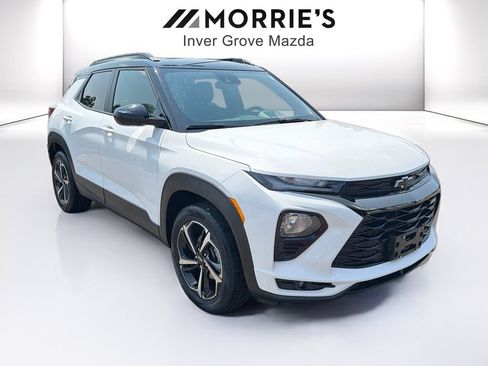Used 2023 Chevrolet TrailBlazer RS w/ Sun and Liftgate Package AWD/4WD image 3