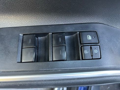 Certified 2023 Toyota Highlander XLE image 17