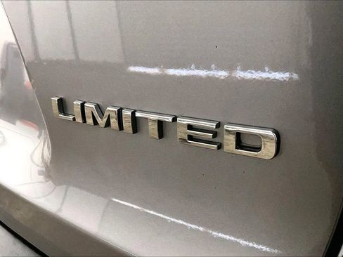 Used 2019 Jeep Cherokee Limited image 13