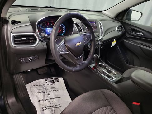 Used 2020 Chevrolet Equinox LT w/ Driver Convenience Package AWD/4WD image 16