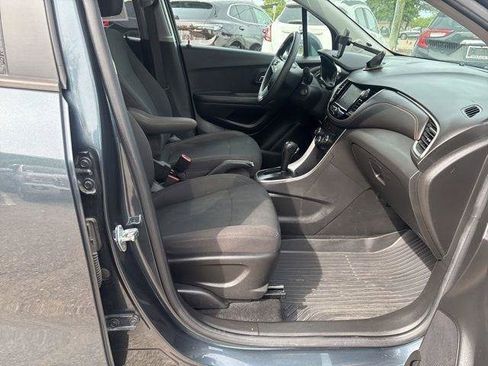 Used 2021 Chevrolet Trax LS w/ Tint and Cruise Package FWD image 12