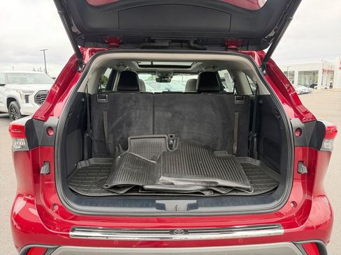 Used 2022 Toyota Highlander Platinum AWD/4WD image 22
