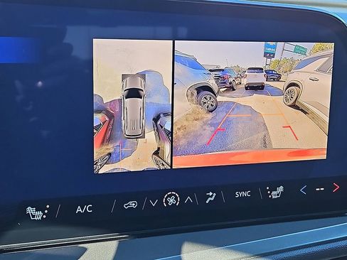 New 2026 Chevrolet Traverse LT w/ Driver Confidence Package image 13