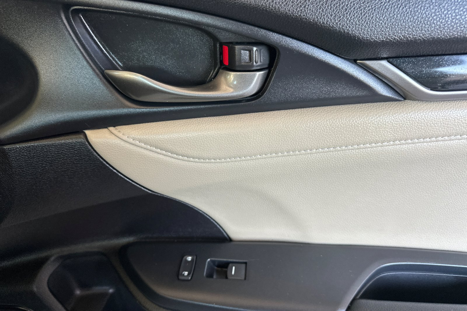Used 2020 Honda Civic EX-L image 18