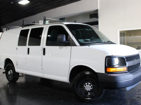 Used 2011 Chevrolet Express 2500 RWD image 1