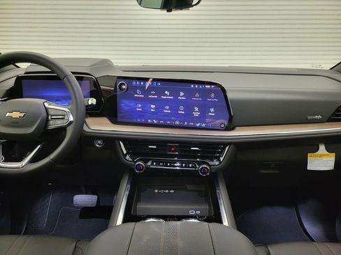 New 2025 Chevrolet Suburban High Country image 54