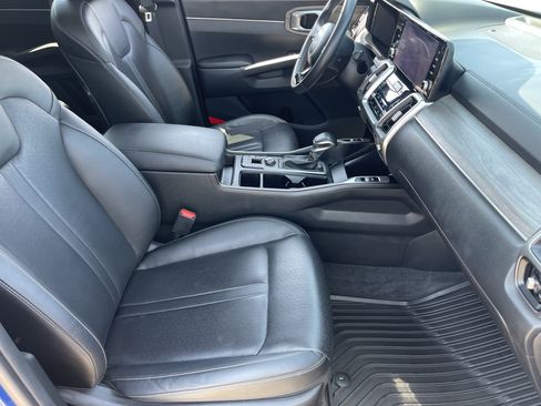Certified 2023 Kia Sorento EX w/ Panoramic Sunroof Package FWD image 10