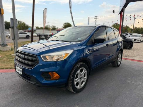 Used 2017 Ford Escape S FWD image 3