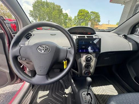 Used 2010 Toyota Yaris 2-Door Hatchback FWD image 21