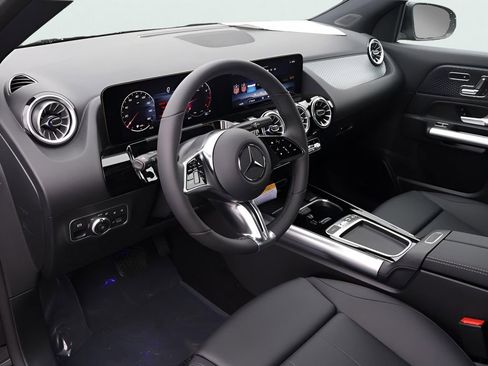 Used 2025 Mercedes-Benz GLA 250 4MATIC image 55