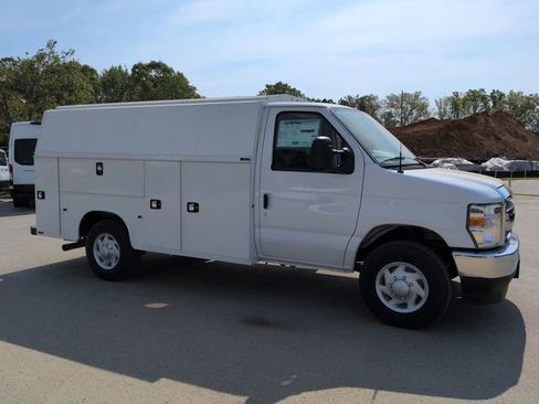 New 2026 Ford E-350 and Econoline 350 Super Duty w/ Power Equipment Group image 2