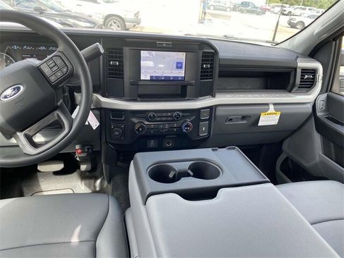 New 2025 Ford F550 4x4 Crew Cab Super Duty image 32