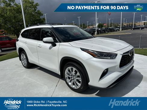 Used 2024 Toyota Highlander Limited image 1