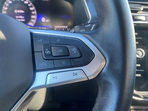 Used 2024 Volkswagen Tiguan SE image 18