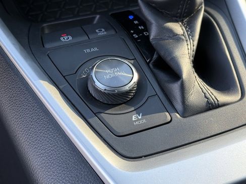 Certified 2022 Toyota RAV4 XSE image 28